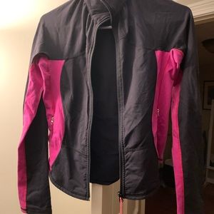 Woman’s Lululemon zip up size 6